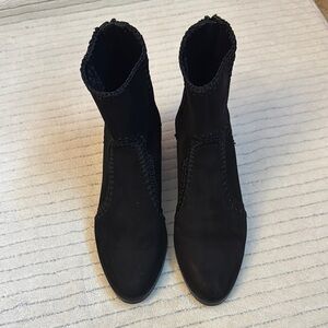 Chelsea & Violet Black Knit Ankle Boots